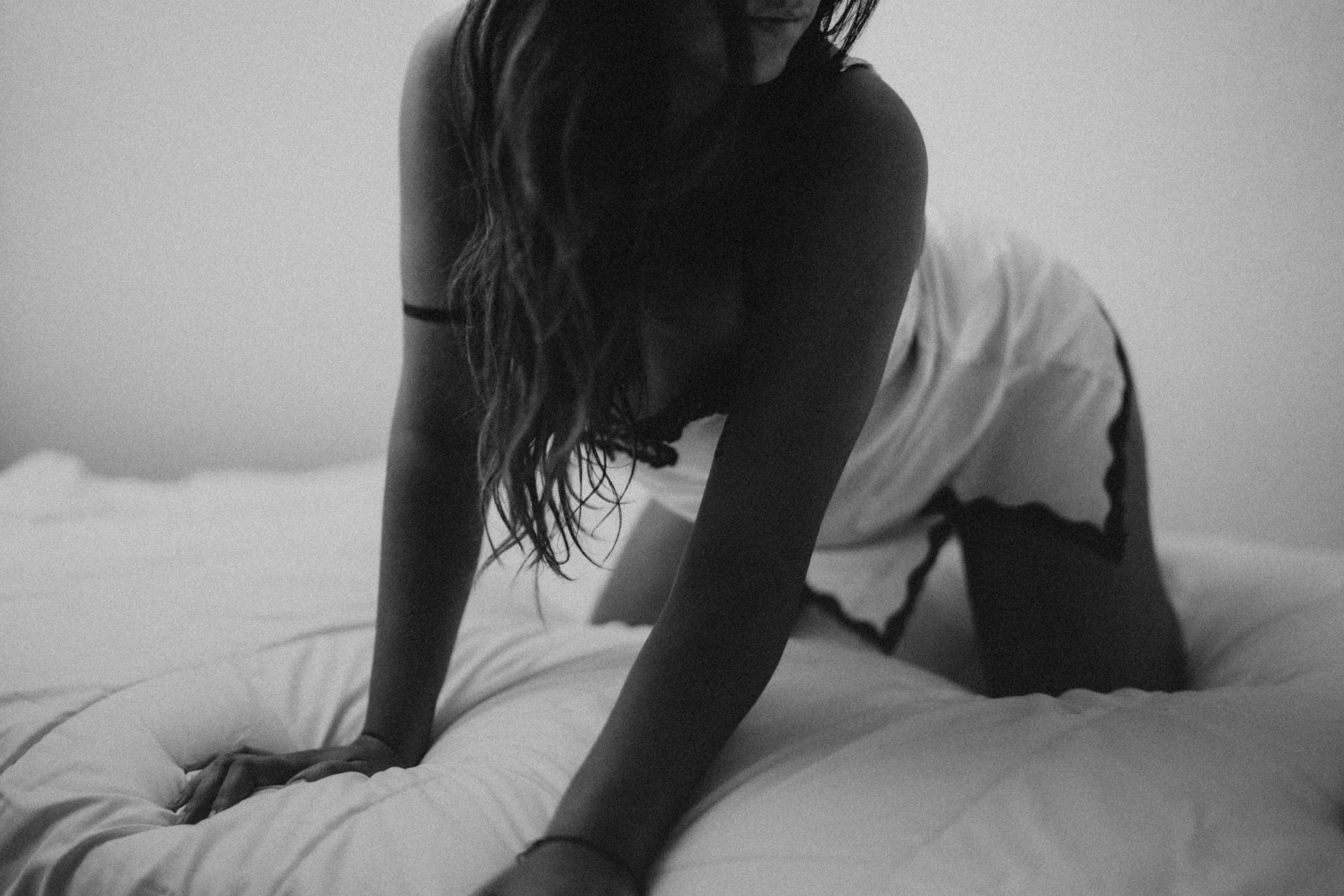 Escort Agencies vs Independent Escorts: What Clients Should Know