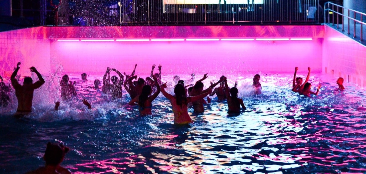 Вечеринки в бассейне в Дубае 🖤 VIP девушки | MGTIMES